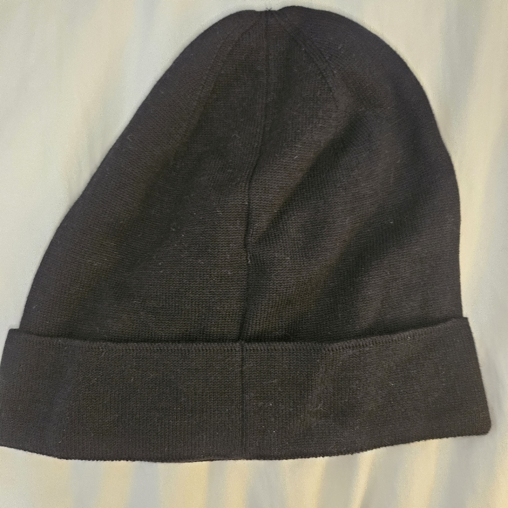 ***sold on vest.collective**Authentic Givency Beanie - Picture 2 of 6